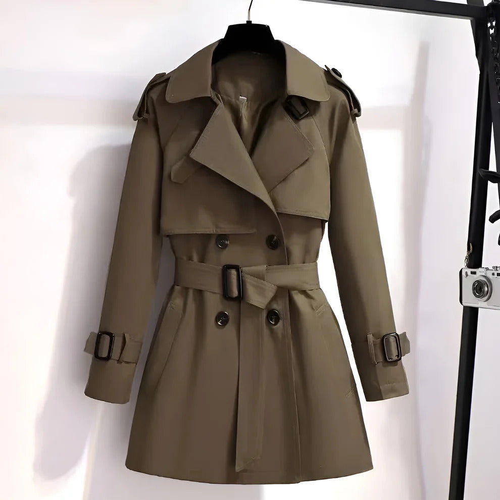 Mirella™ | Kort og chic trenchcoat for kvinner