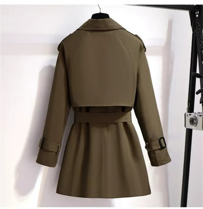 Mirella™ | Kort og chic trenchcoat for kvinner