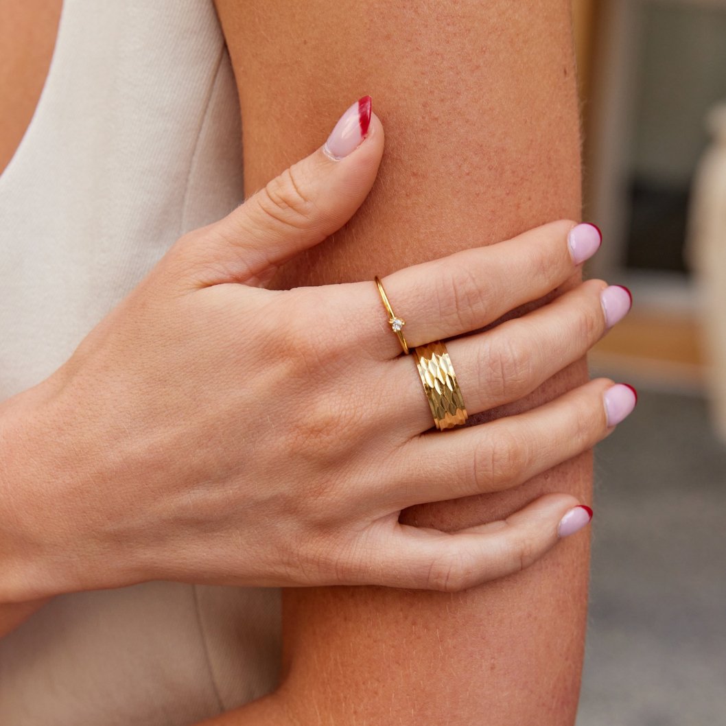 Love – Heart Ring with Sparkling Crystal